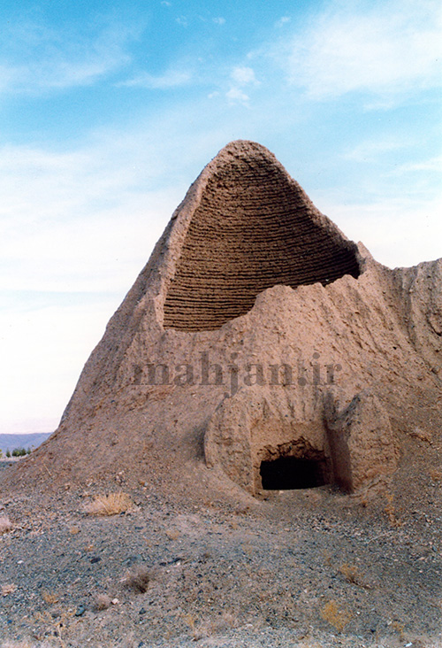 یخدان بهلگرد، عکس از حمیدرضا خزاعی یخدان بهلگرد، عکس از حمیدرضا خزاعی