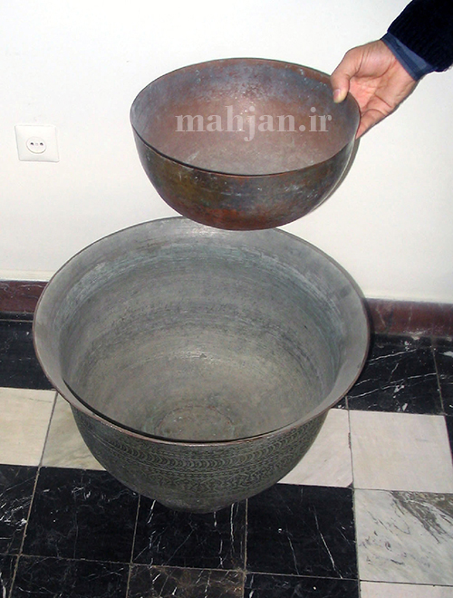 چام و پنگوی شب های ماه رمضان، این جام و پنگو هم اکنون در اختیار موزه اداره اوقاف خراسان رضوی است. چام و پنگوی شب های ماه رمضان، این جام و پنگو هم اکنون در اختیار موزه اداره اوقاف خراسان رضوی است.