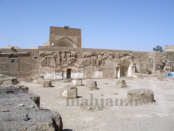 شبستان مسجد جامع، عکس از: حمیدرضا خزاعی شبستان مسجد جامع، عکس از: حمیدرضا خزاعی