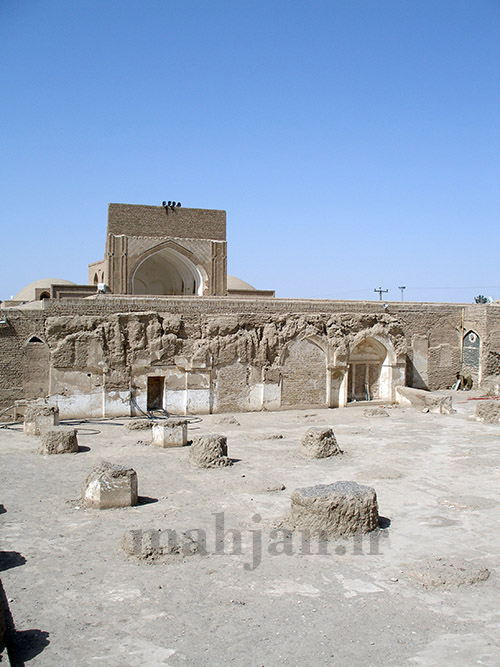 شبستان مسجد جامع، عکس از: حمیدرضا خزاعی شبستان مسجد جامع، عکس از: حمیدرضا خزاعی